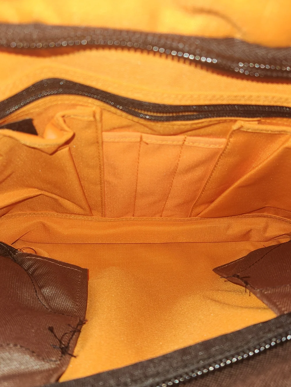 Crumpler Men's Brown Robo Bob Laptop Bag. The Hee-Goer HG-07A NWT